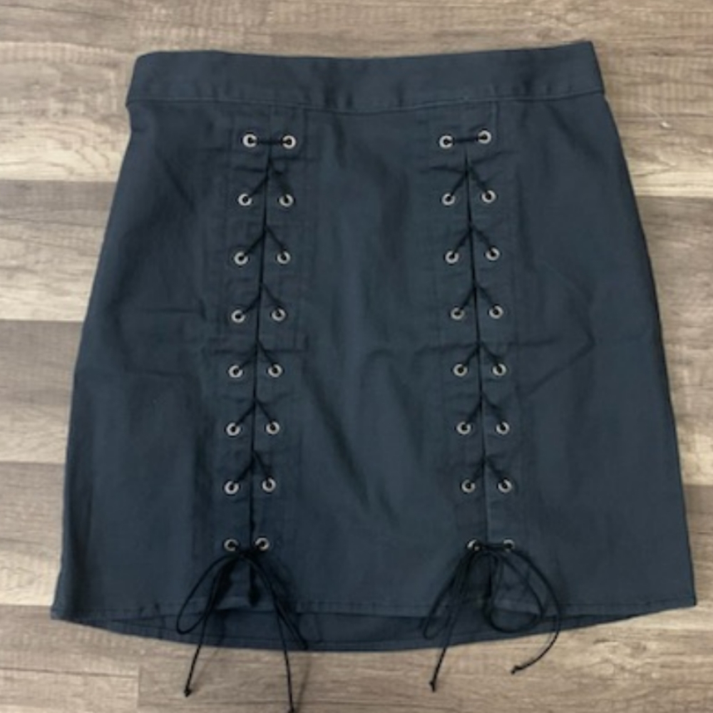 Wild Fable sz XS Black Lace Up Skirt
